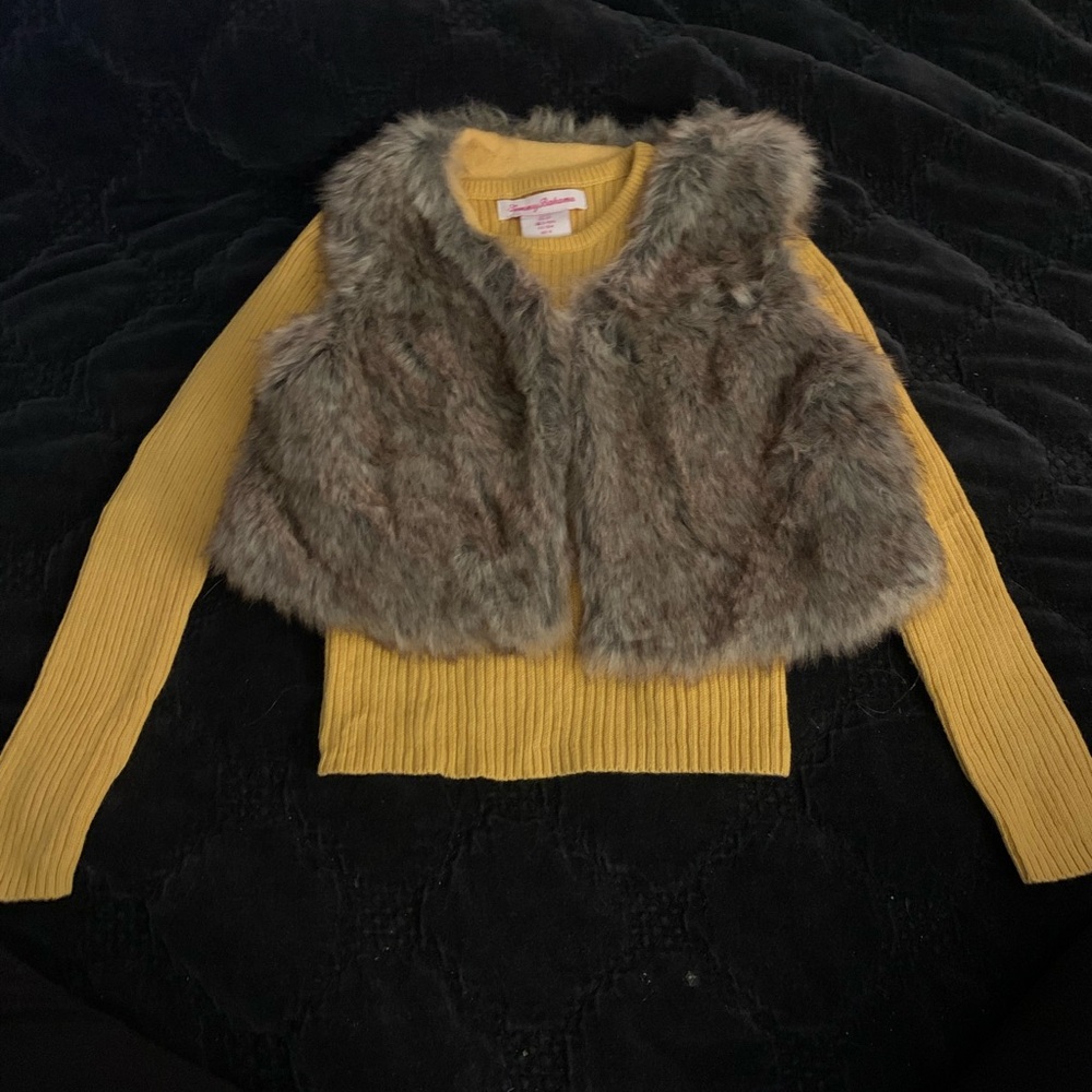 Tommy Bahama Girl’s Faux Fur Vest and Yellow Shirt 2 piece Size 4T